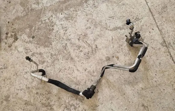 Volvo V60 Air conditioning (A/C) pipe/hose