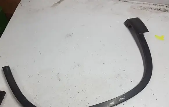 Volkswagen Tiguan Front arch trim 