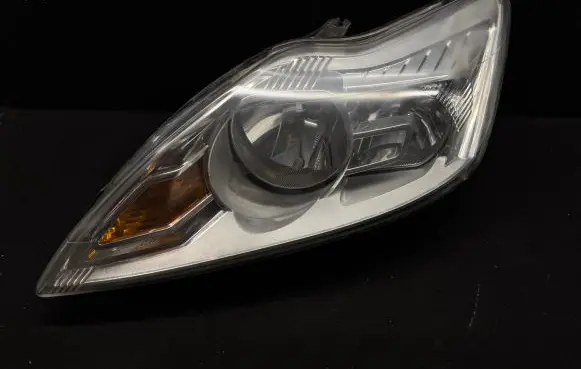 Ford Focus Headlight/headlamp 20B484B