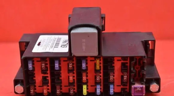 Ford Fiesta Fuse box set 8V5T-14A005-AKE