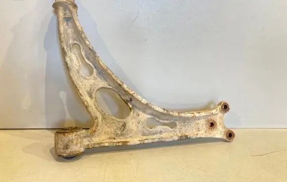 Volkswagen Touran I Front lower control arm/wishbone