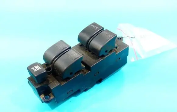 Mazda Premacy Electric window control switch C8H-D172 IMPRK1149506