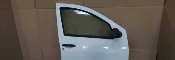 Dacia Duster Front door