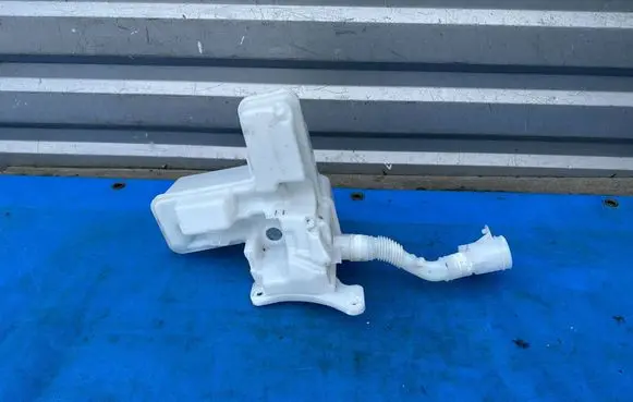 Volkswagen Arteon Windshield washer fluid reservoir/tank 3G7955448
