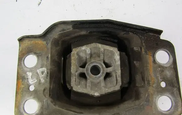 Ford Galaxy Gearbox mounting bracket