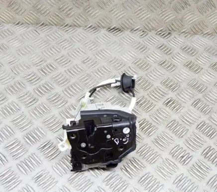 Porsche Macan (95B) Rear door lock 8K0839016F