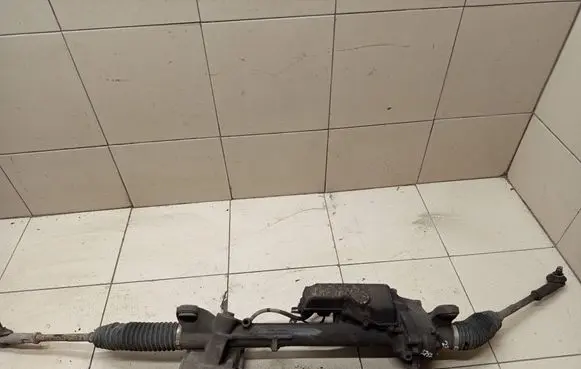 Volkswagen Touran II Steering rack 423105