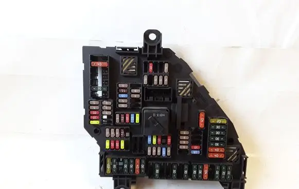 BMW 7 F01 F02 F03 F04 Fuse module 915132204 130509 00162125