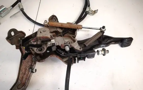 KIA Carens II Handbrake/parking brake lever assembly 938301d000