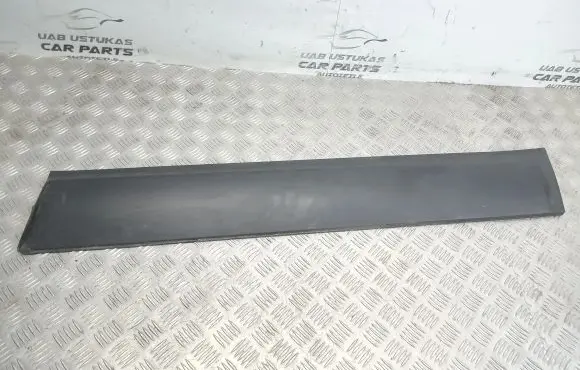 Nissan Qashqai+2 Front door trim (molding) 80870BR01A