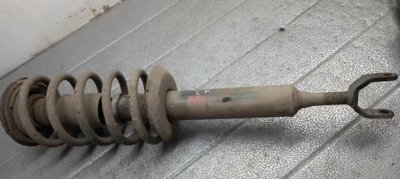 Volkswagen PASSAT B5 Front shock absorber/damper