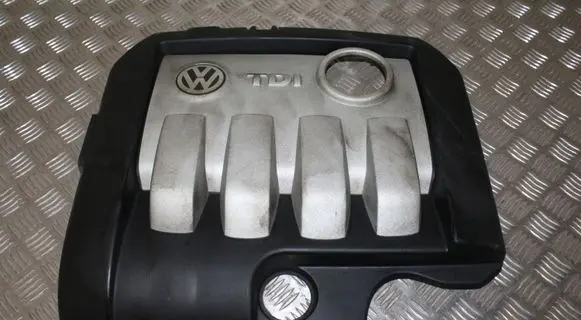 Volkswagen PASSAT B6 Engine cover (trim) 03G103925BL