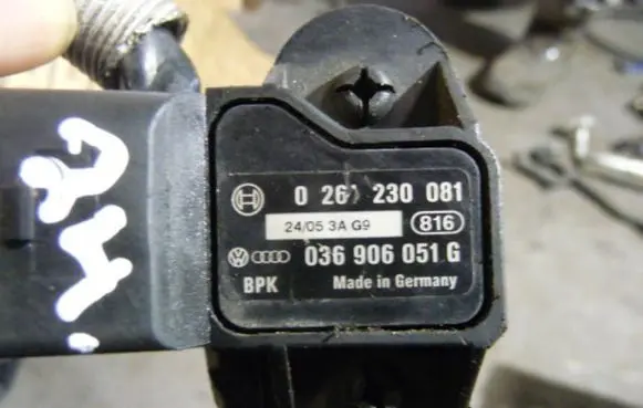 Volkswagen PASSAT B6 Air pressure sensor 0261230081 036906051G