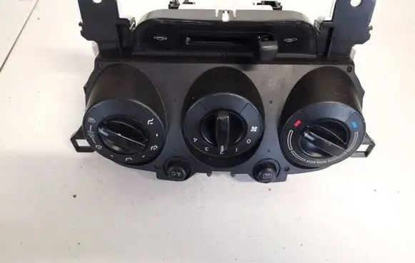 Mazda 2 Climate control unit df71 udf71