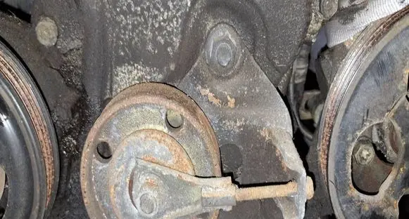 Daihatsu Sirion Generator/alternator belt tensioner