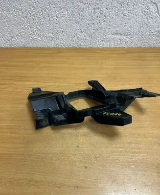 BMW 7 E65 E66 Headlight/headlamp mounting bracket 161698 F6064
