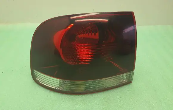 Volkswagen Touareg I Rear/tail lights 7L6945095R