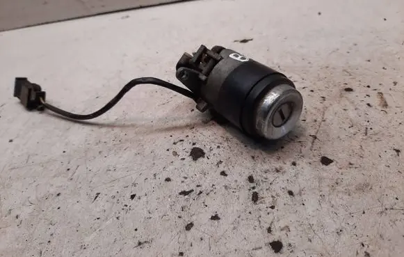 Audi 80 90 S2 B4 Tailgate exterior lock 4A5852055