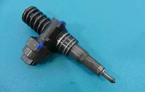 Volkswagen PASSAT B5.5 Fuel injector 0414720007 IMPRK1146771