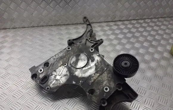 Land Rover Freelander Generator/alternator bracket YLU103010