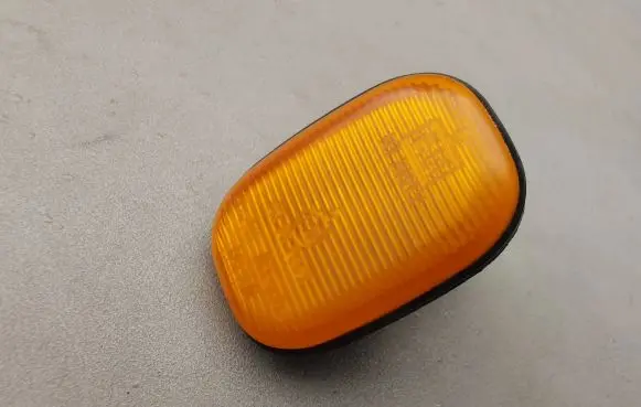 Toyota Avensis Verso Front fender indicator light