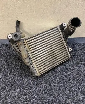 Porsche Macan (95B) Intercooler radiator 95B145803A