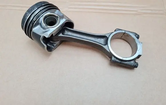 Volkswagen PASSAT B7 Piston with connecting rod 038J BHS