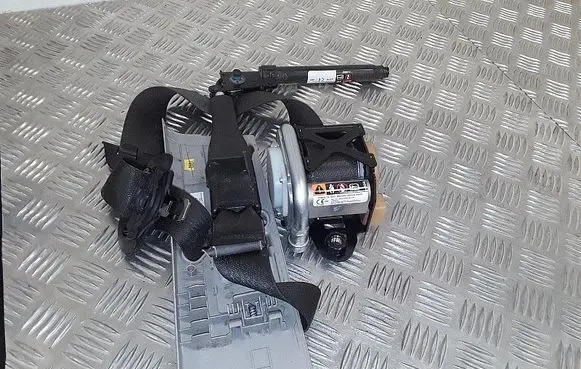 Opel Mokka Front seatbelt 1096123