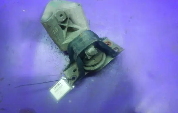 Renault Clio III Engine mount vacuum valve 8200298492