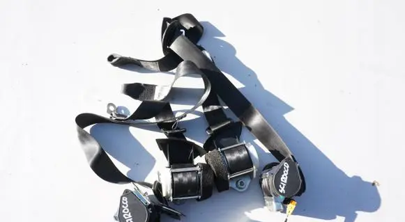 Volkswagen Scirocco Front seatbelt PASYBEZPIECZESTWA