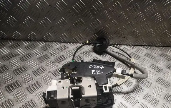 Mercedes-Benz E C207 W207 Front door lock 0997200735 A0997200735