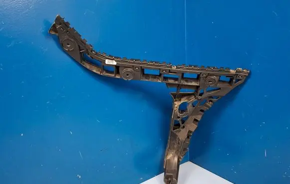 Volkswagen Jetta VI Rear bumper mounting bracket 5C6807393C