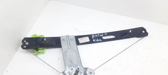 Rear door manual window regulator