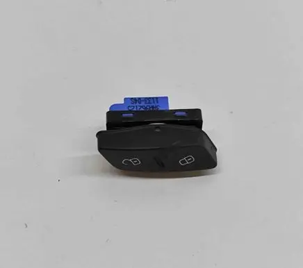 Volkswagen PASSAT B7 Central locking switch button 3AA962125