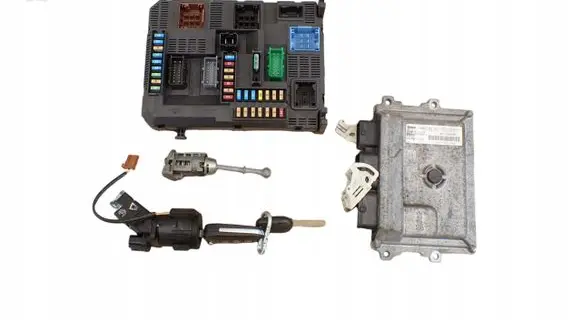 Citroen C4 Cactus Engine ECU kit and lock set 9811545080