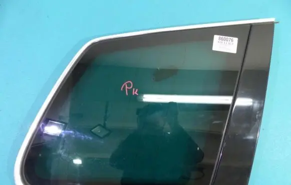 Volkswagen Touareg I Rear side window IMPRK860076