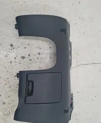 Skoda Octavia Mk2 (1Z) Dashboard lower bottom trim panel 