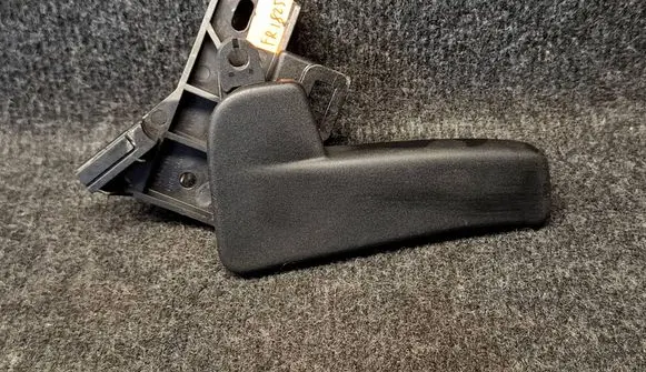 Volkswagen Jetta VI Engine bonnet (hood) release handle 6R1823633 5C1823653