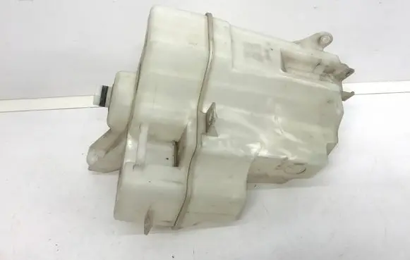 Toyota RAV 4 (XA40) Windshield washer fluid reservoir/tank 060851422