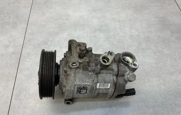 Volkswagen Golf Sportsvan Air conditioning (A/C) compressor (pump) 5Q0820803F
