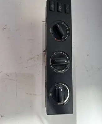 BMW 5 E39 Climate control unit 1464406521 900251130004
