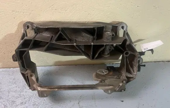 BMW X5 F15 Gearbox mounting bracket 6872913