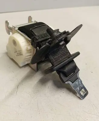 Middle seatbelt (rear)