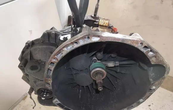 Opel Vivaro Manual 6 speed gearbox 8200786850