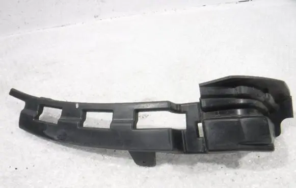 Mercedes-Benz GLA W156 Front bumper mounting bracket A1568851821