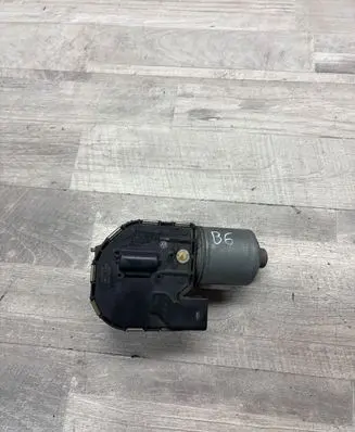 Volkswagen PASSAT B6 Wiper motor 3C1955119 0390241791 0506053