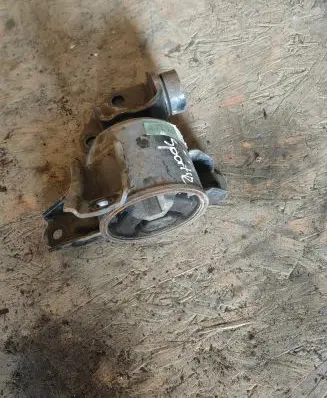 KIA Sportage Engine mount bracket
