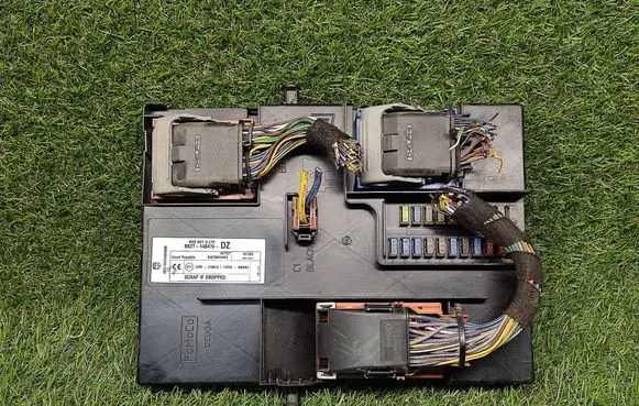 Ford Transit Power management control unit BK2T14B476DZ A2C38894904 97RI010012