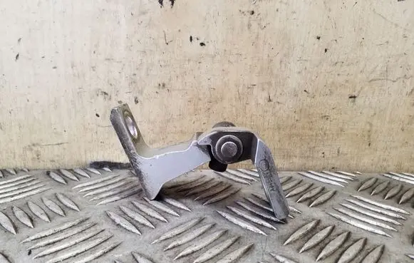 Volkswagen PASSAT B8 Front door upper hinge 8X0831404E 8X4833408A