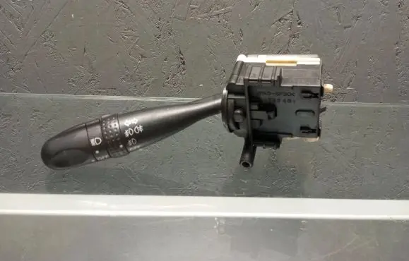 Toyota Corolla Verso E121 Indicator stalk 13020173753